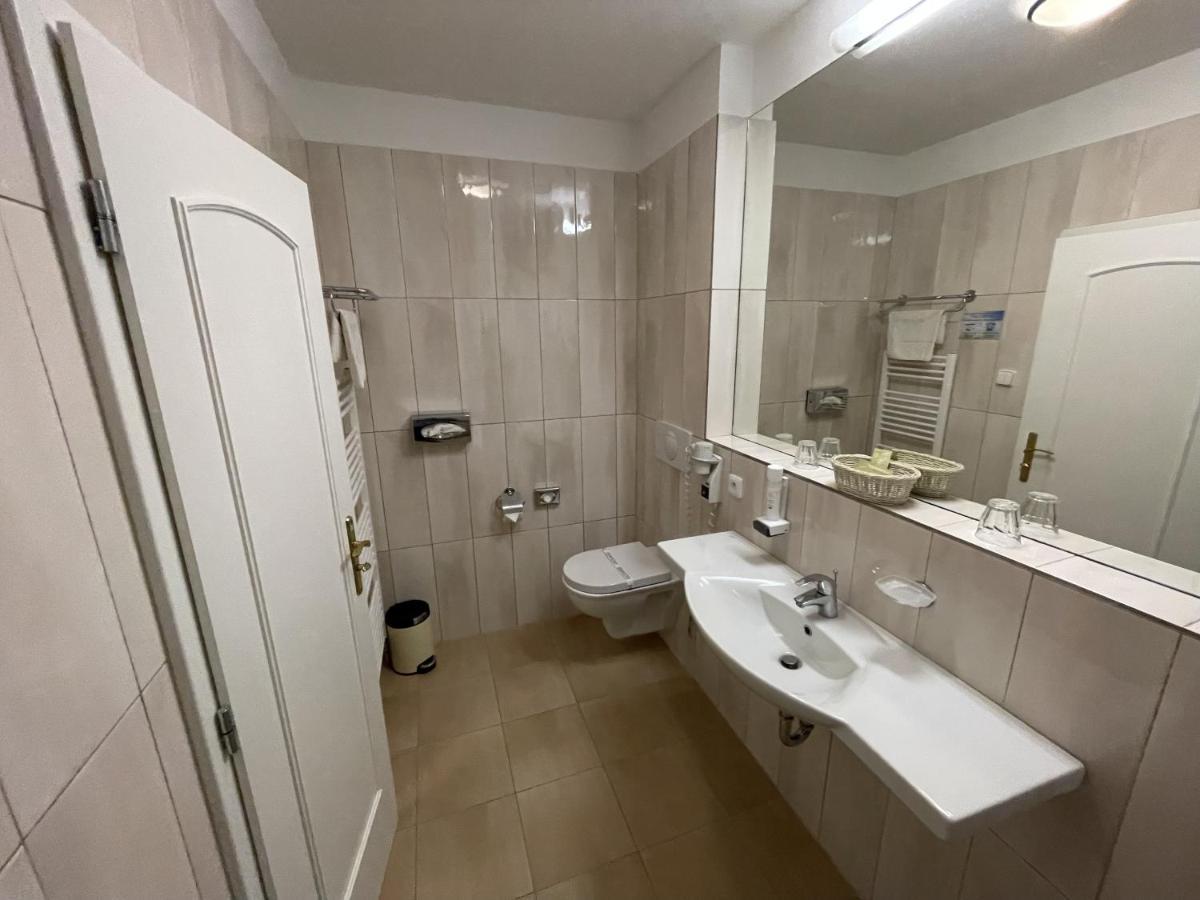 Hotel Reza Františkovy Lázně المظهر الخارجي الصورة